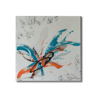 Au-delà du silence sur fond blanc